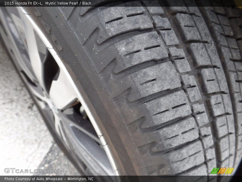 Mystic Yellow Pearl / Black 2015 Honda Fit EX-L