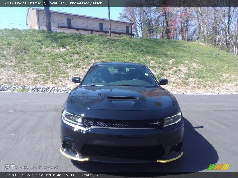 Pitch-Black / Black 2017 Dodge Charger R/T Scat Pack