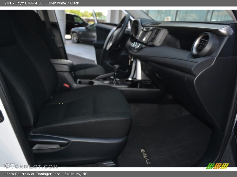 Super White / Black 2016 Toyota RAV4 LE