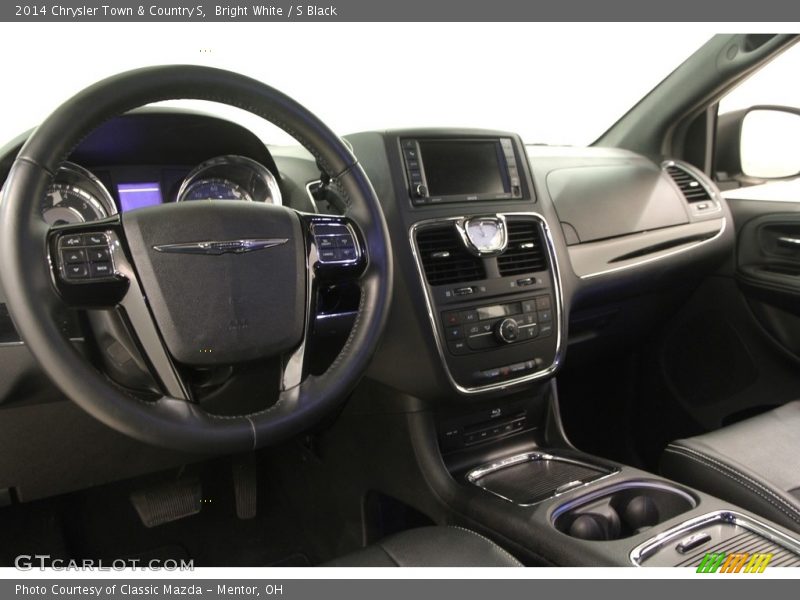 Bright White / S Black 2014 Chrysler Town & Country S