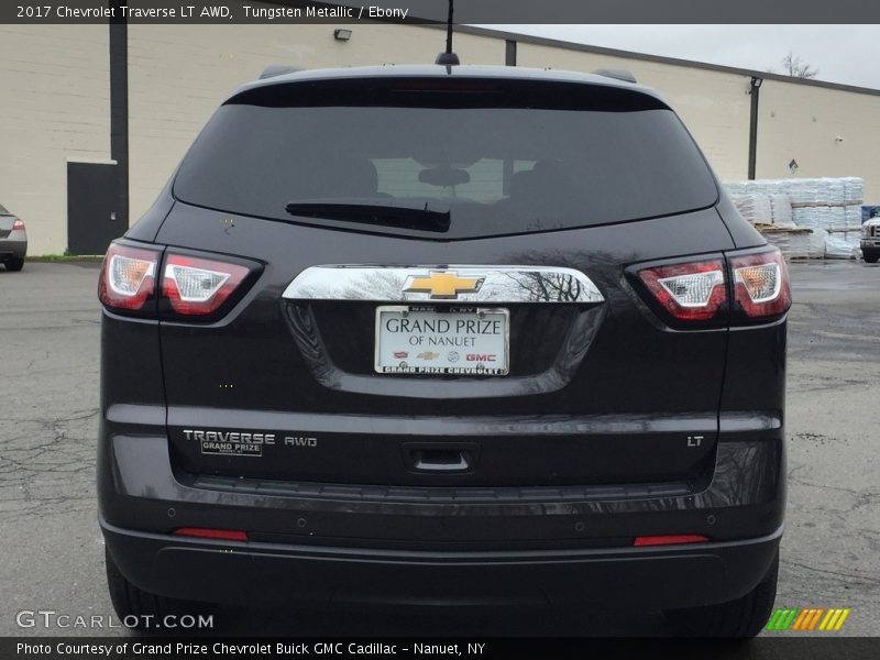 Tungsten Metallic / Ebony 2017 Chevrolet Traverse LT AWD