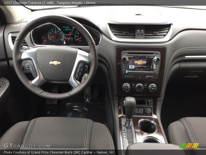 Tungsten Metallic / Ebony 2017 Chevrolet Traverse LT AWD