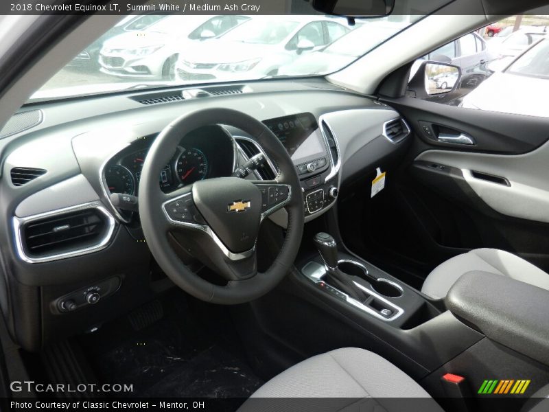 Summit White / Medium Ash Gray 2018 Chevrolet Equinox LT