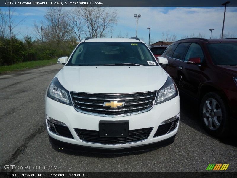 Summit White / Ebony 2017 Chevrolet Traverse LT AWD