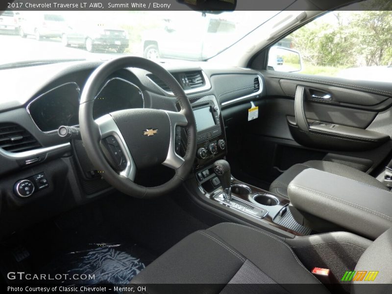 Summit White / Ebony 2017 Chevrolet Traverse LT AWD