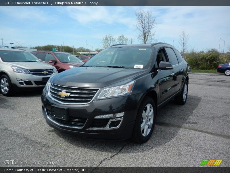 Tungsten Metallic / Ebony 2017 Chevrolet Traverse LT