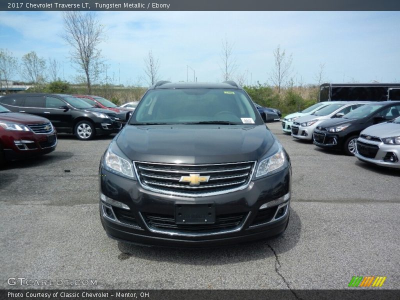 Tungsten Metallic / Ebony 2017 Chevrolet Traverse LT
