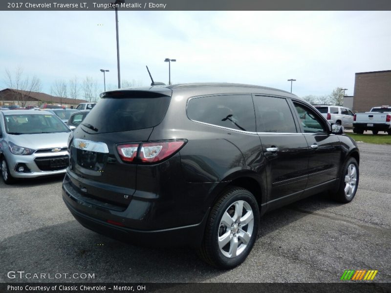 Tungsten Metallic / Ebony 2017 Chevrolet Traverse LT