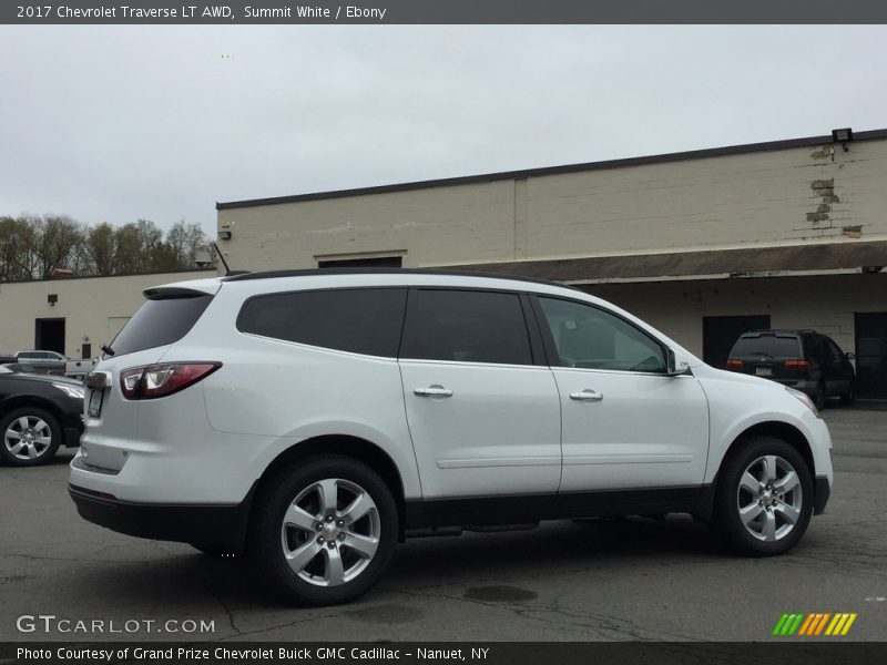 Summit White / Ebony 2017 Chevrolet Traverse LT AWD