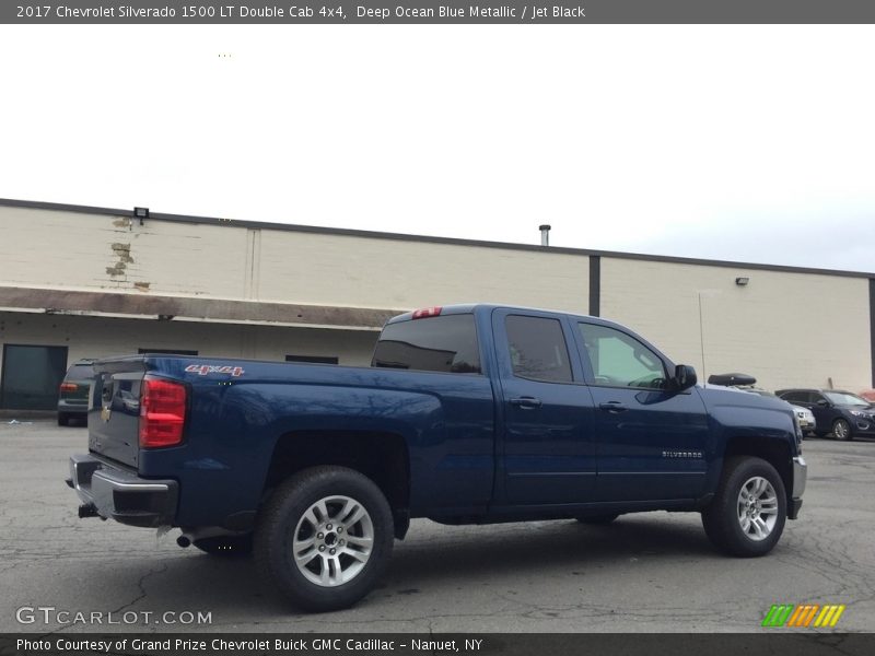 Deep Ocean Blue Metallic / Jet Black 2017 Chevrolet Silverado 1500 LT Double Cab 4x4