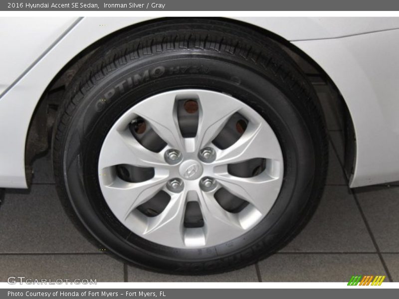 Ironman Silver / Gray 2016 Hyundai Accent SE Sedan