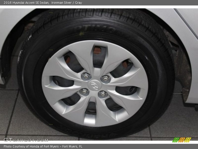 Ironman Silver / Gray 2016 Hyundai Accent SE Sedan