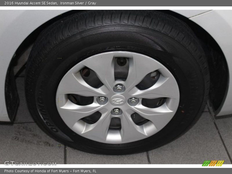 Ironman Silver / Gray 2016 Hyundai Accent SE Sedan