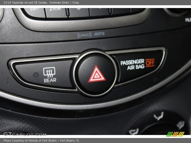 Ironman Silver / Gray 2016 Hyundai Accent SE Sedan