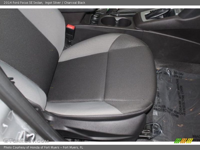 Ingot Silver / Charcoal Black 2014 Ford Focus SE Sedan