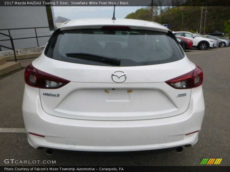 Snowflake White Pearl Mica / Black 2017 Mazda MAZDA3 Touring 5 Door