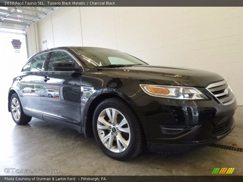Tuxedo Black Metallic / Charcoal Black 2010 Ford Taurus SEL