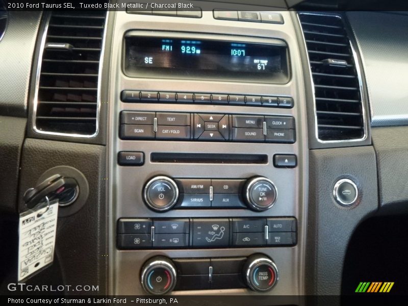 Tuxedo Black Metallic / Charcoal Black 2010 Ford Taurus SEL