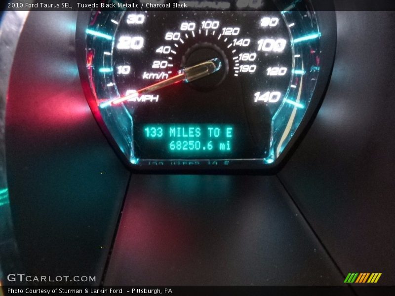 Tuxedo Black Metallic / Charcoal Black 2010 Ford Taurus SEL