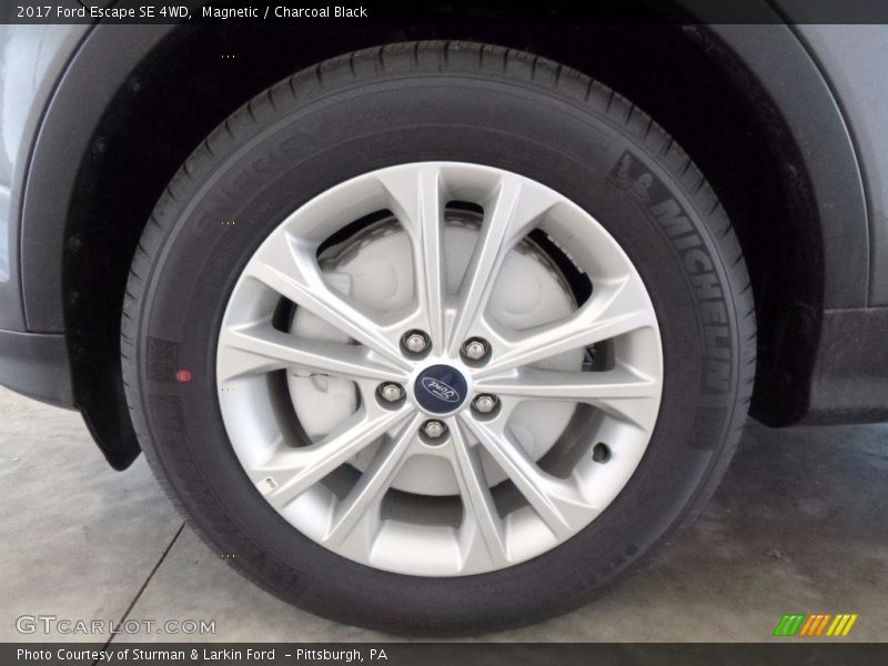 Magnetic / Charcoal Black 2017 Ford Escape SE 4WD