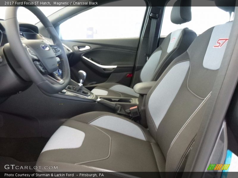 Magnetic / Charcoal Black 2017 Ford Focus ST Hatch