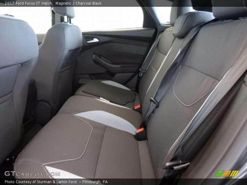 Magnetic / Charcoal Black 2017 Ford Focus ST Hatch
