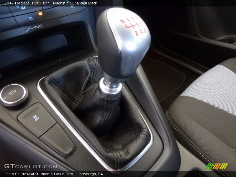 Magnetic / Charcoal Black 2017 Ford Focus ST Hatch