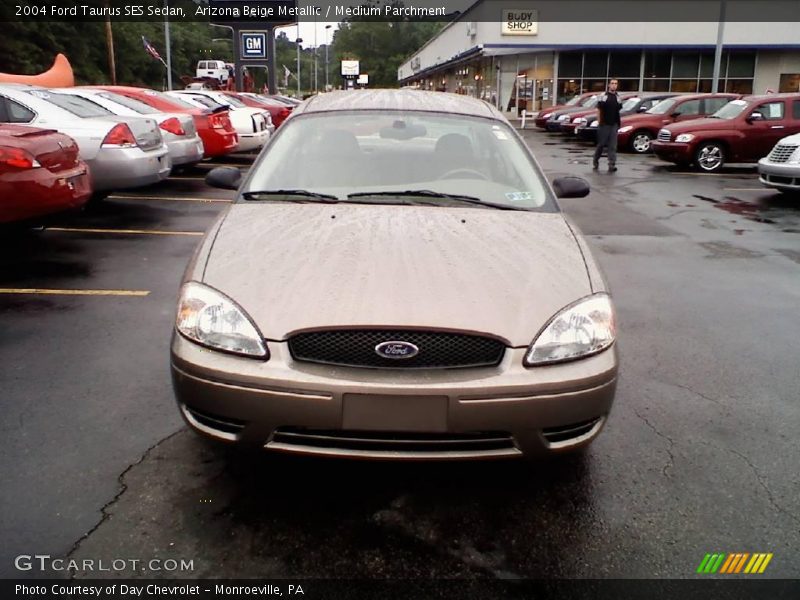 Arizona Beige Metallic / Medium Parchment 2004 Ford Taurus SES Sedan