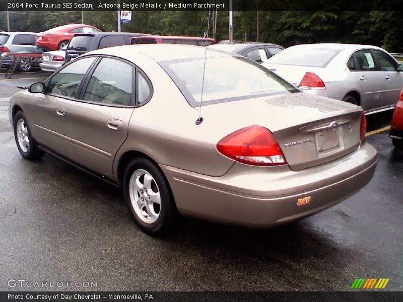 Arizona Beige Metallic / Medium Parchment 2004 Ford Taurus SES Sedan