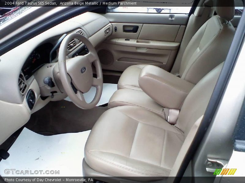 Arizona Beige Metallic / Medium Parchment 2004 Ford Taurus SES Sedan