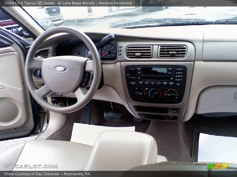Arizona Beige Metallic / Medium Parchment 2004 Ford Taurus SES Sedan