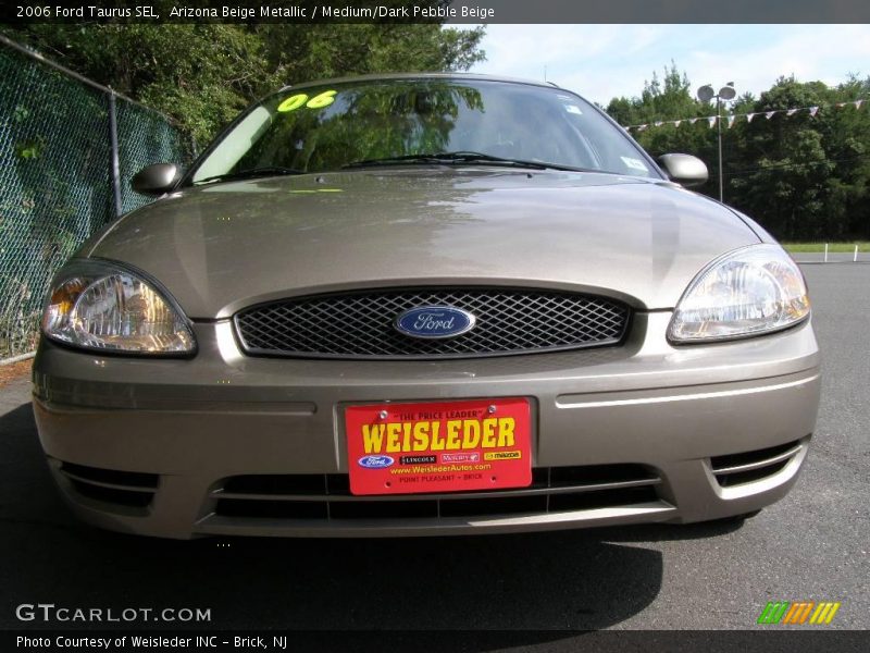 Arizona Beige Metallic / Medium/Dark Pebble Beige 2006 Ford Taurus SEL