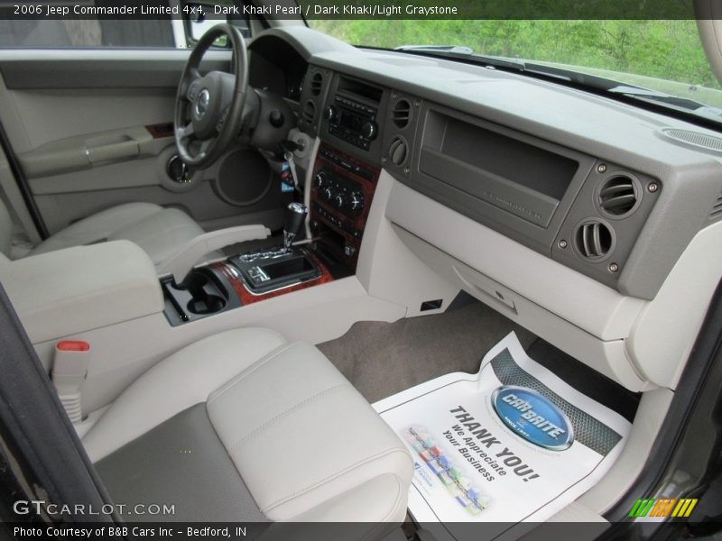Dark Khaki Pearl / Dark Khaki/Light Graystone 2006 Jeep Commander Limited 4x4