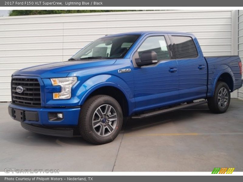 Front 3/4 View of 2017 F150 XLT SuperCrew