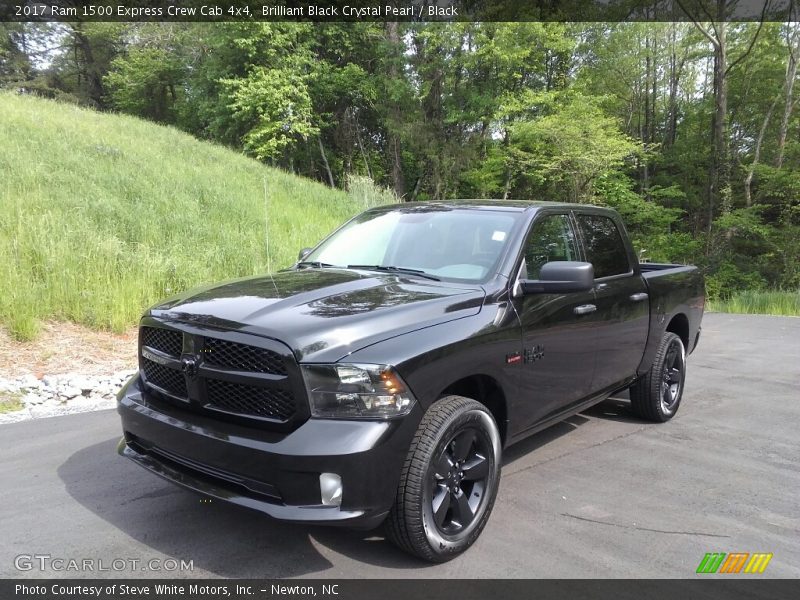 Front 3/4 View of 2017 1500 Express Crew Cab 4x4