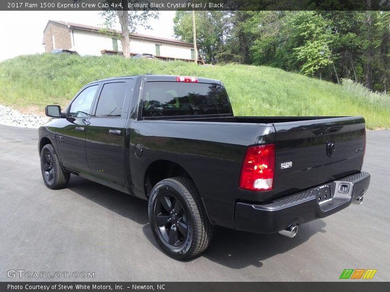 Brilliant Black Crystal Pearl / Black 2017 Ram 1500 Express Crew Cab 4x4