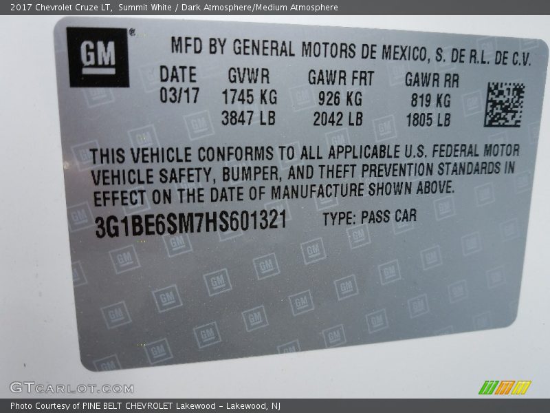 Summit White / Dark Atmosphere/Medium Atmosphere 2017 Chevrolet Cruze LT
