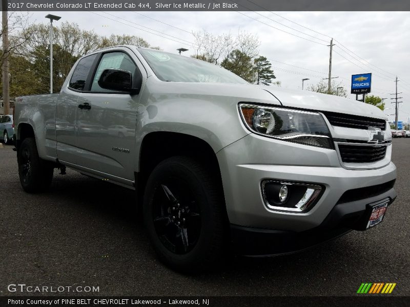 Silver Ice Metallic / Jet Black 2017 Chevrolet Colorado LT Extended Cab 4x4