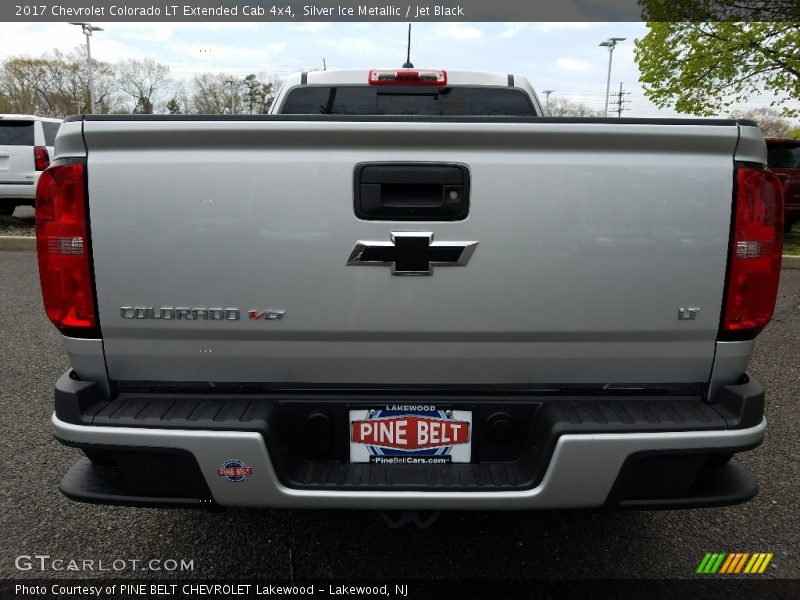 Silver Ice Metallic / Jet Black 2017 Chevrolet Colorado LT Extended Cab 4x4