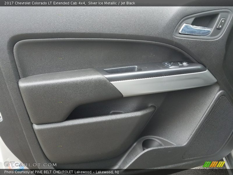 Silver Ice Metallic / Jet Black 2017 Chevrolet Colorado LT Extended Cab 4x4