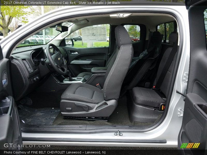 Silver Ice Metallic / Jet Black 2017 Chevrolet Colorado LT Extended Cab 4x4
