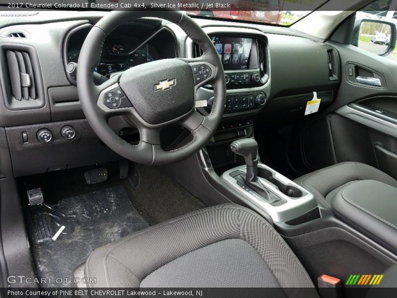 Silver Ice Metallic / Jet Black 2017 Chevrolet Colorado LT Extended Cab 4x4