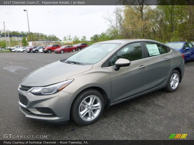 Pepperdust Metallic / Jet Black 2017 Chevrolet Cruze LT