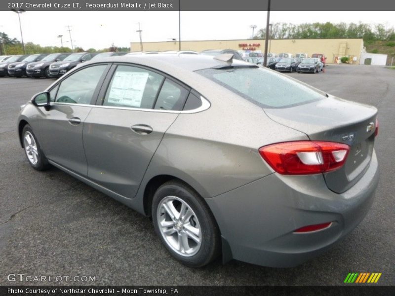 Pepperdust Metallic / Jet Black 2017 Chevrolet Cruze LT