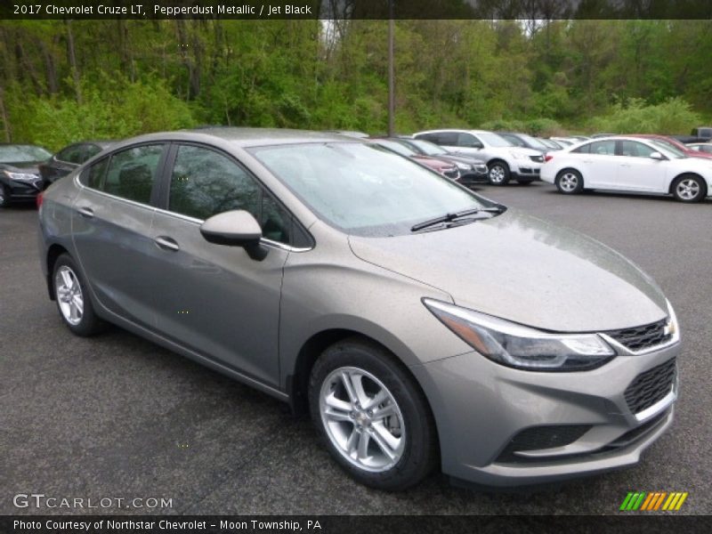 Pepperdust Metallic / Jet Black 2017 Chevrolet Cruze LT