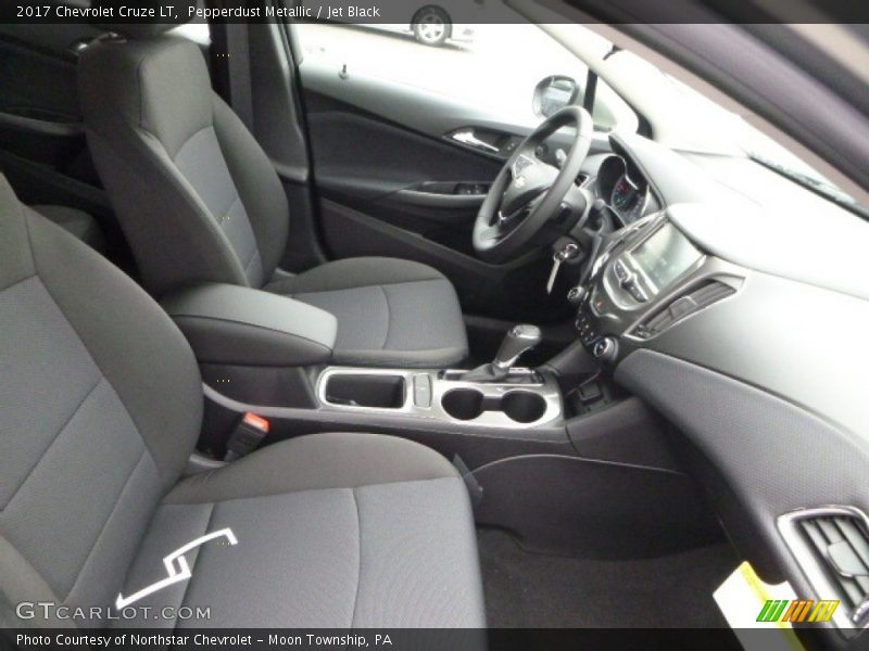 Pepperdust Metallic / Jet Black 2017 Chevrolet Cruze LT