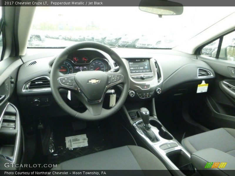 Pepperdust Metallic / Jet Black 2017 Chevrolet Cruze LT
