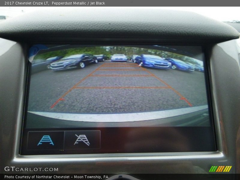 Pepperdust Metallic / Jet Black 2017 Chevrolet Cruze LT