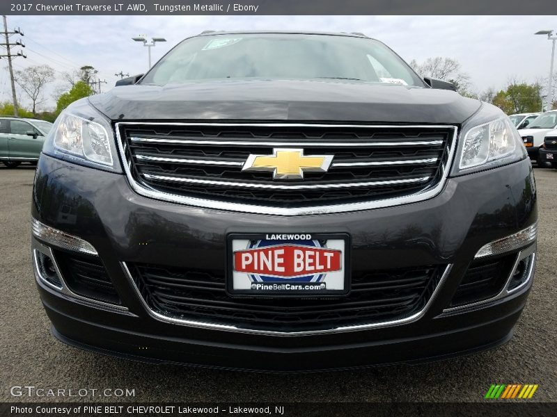 Tungsten Metallic / Ebony 2017 Chevrolet Traverse LT AWD