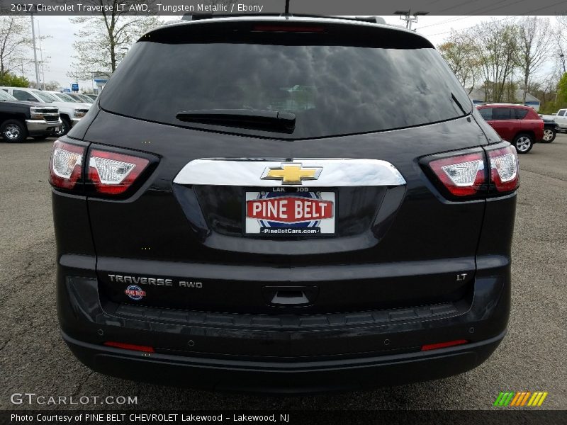 Tungsten Metallic / Ebony 2017 Chevrolet Traverse LT AWD